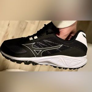 Mizuno Women’s Turf Softball Cleats. Size 12